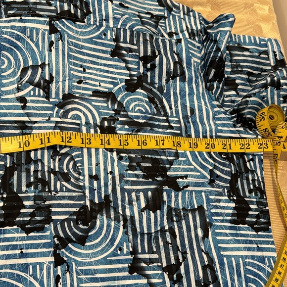 Robert Graham Waylon Short Sleeve Woven Shirt - Picture 12 of 15